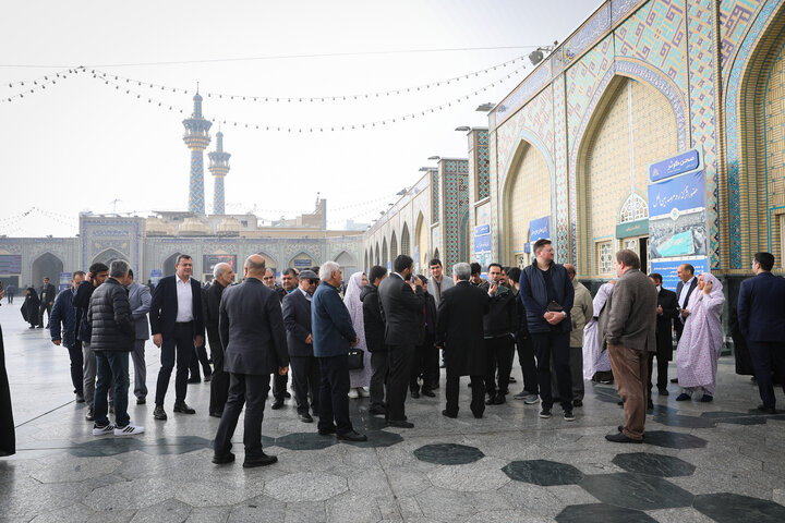 بازدید مهمانان خارجی اجلاس APA از موزه آستان قدس و صحن‌های حرم رضوی