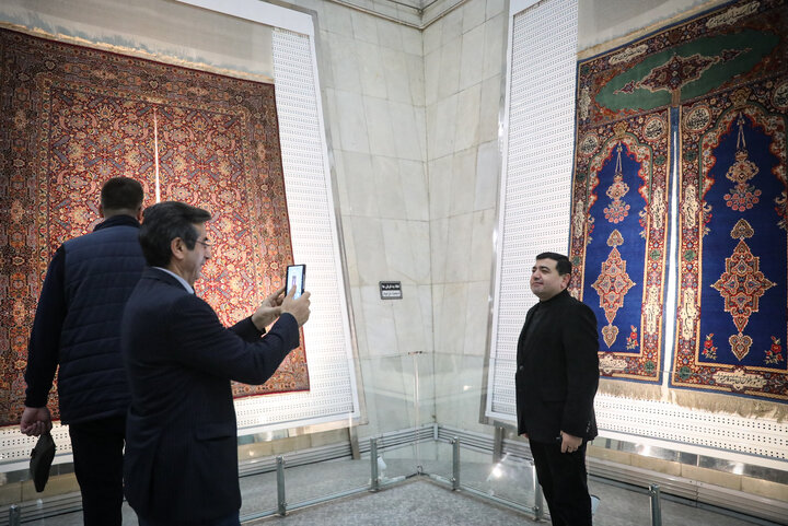 بازدید مهمانان خارجی اجلاس APA از موزه آستان قدس و صحن‌های حرم رضوی