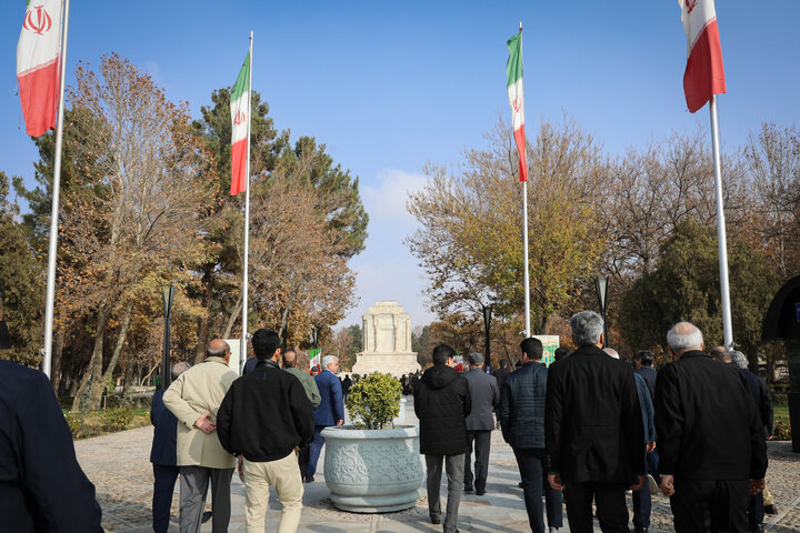 بازدید مهمانان خارجی اجلاس APA از آرامگاه فردوسی شهر مشهد