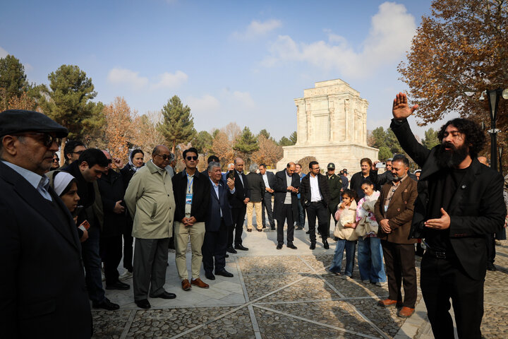 بازدید مهمانان خارجی اجلاس APA از آرامگاه فردوسی شهر مشهد