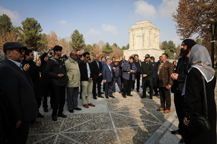بازدید مهمانان خارجی اجلاس APA از آرامگاه فردوسی شهر مشهد