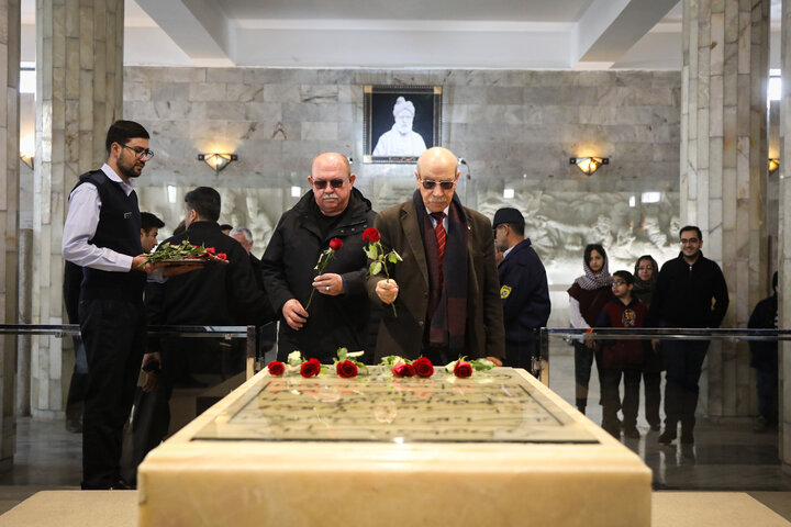 بازدید مهمانان خارجی اجلاس APA از آرامگاه فردوسی شهر مشهد