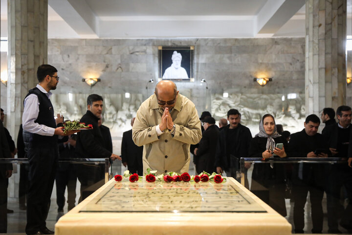 بازدید مهمانان خارجی اجلاس APA از آرامگاه فردوسی شهر مشهد