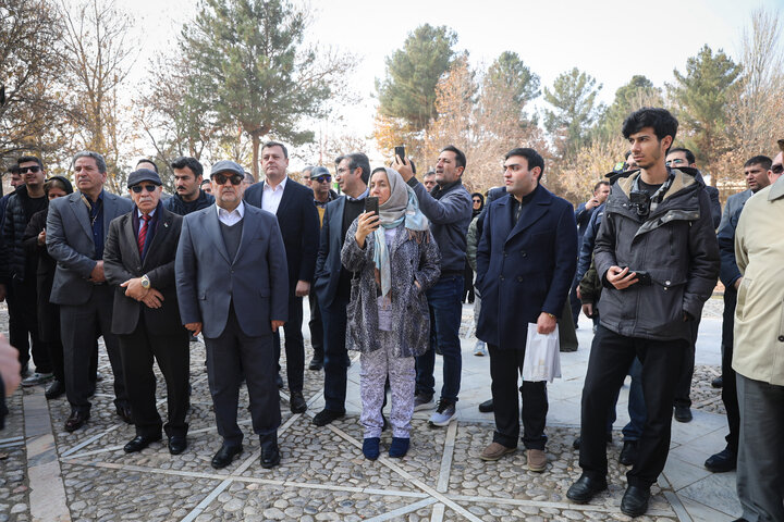 بازدید مهمانان خارجی اجلاس APA از آرامگاه فردوسی شهر مشهد