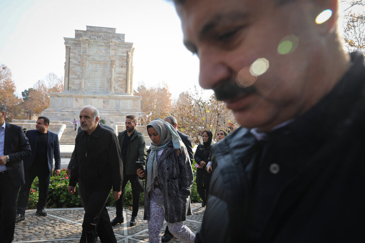 بازدید مهمانان خارجی اجلاس APA از آرامگاه فردوسی شهر مشهد