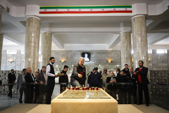 بازدید مهمانان خارجی اجلاس APA از آرامگاه فردوسی شهر مشهد