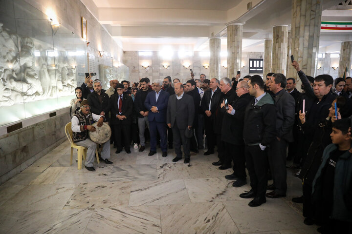 بازدید مهمانان خارجی اجلاس APA از آرامگاه فردوسی شهر مشهد