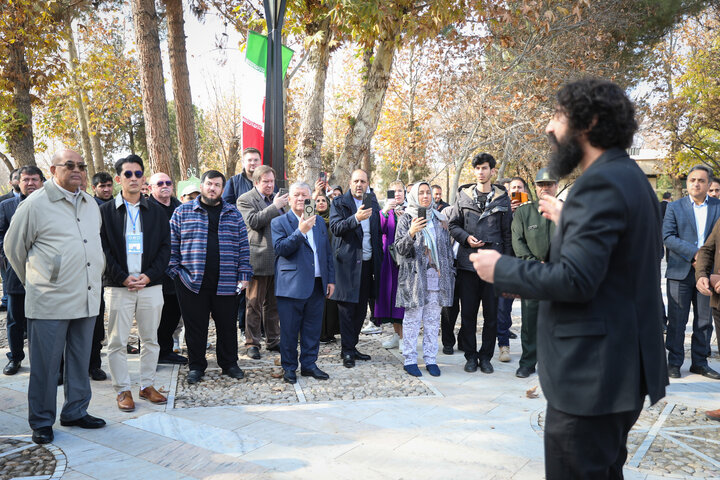 بازدید مهمانان خارجی اجلاس APA از آرامگاه فردوسی شهر مشهد
