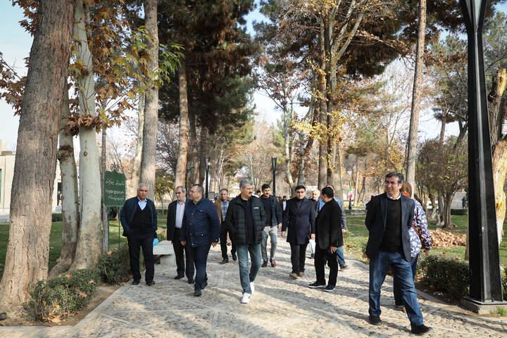 بازدید مهمانان خارجی اجلاس APA از آرامگاه فردوسی شهر مشهد