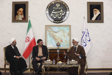 نشست هم اندیشی معاونت قوانین مجلس با دبیر شورای عالی انقلاب فرهنگی