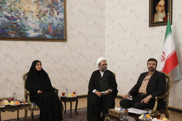 جلسه هم اندیشی معاونت قوانین مجلس شورای اسلامی با دبیر شورای عالی انقلاب فرهنگی