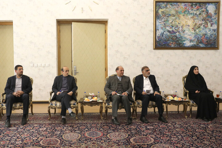 جلسه هم اندیشی معاونت قوانین مجلس شورای اسلامی با دبیر شورای عالی انقلاب فرهنگی