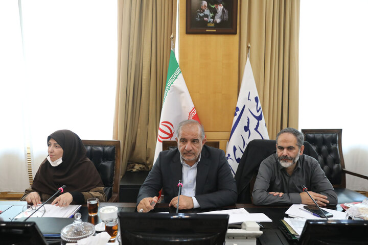 نشست کمیسیون کشاورزی، آب، منابع طبیعی و محیط زیست مجلس با حضور رئیس سازمان حفاظت محیط‌زیست