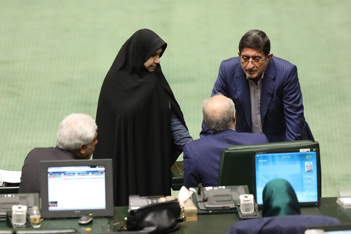 نشست علنی یکشنبه 16 آذرماه مجلس شورای اسلامی