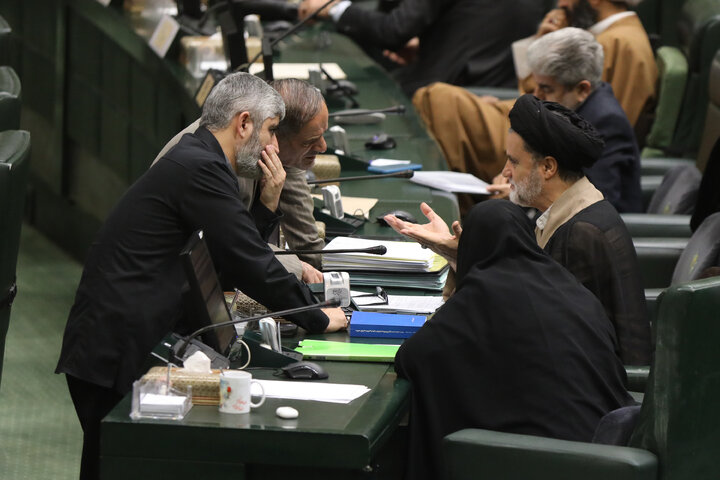 نشست علنی یکشنبه 16 آذرماه مجلس شورای اسلامی