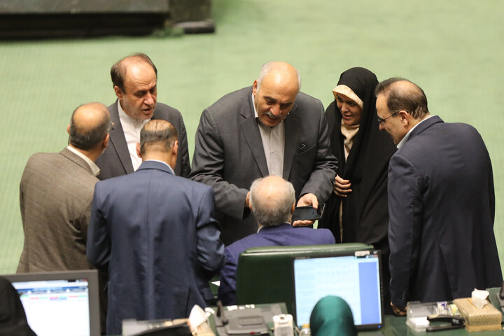 نشست علنی یکشنبه 16 آذرماه مجلس شورای اسلامی