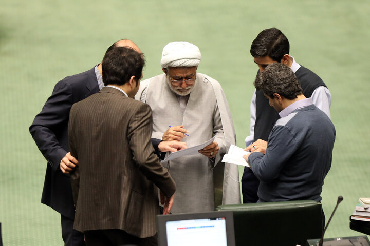 نشست علنی یکشنبه 16 آذرماه مجلس شورای اسلامی