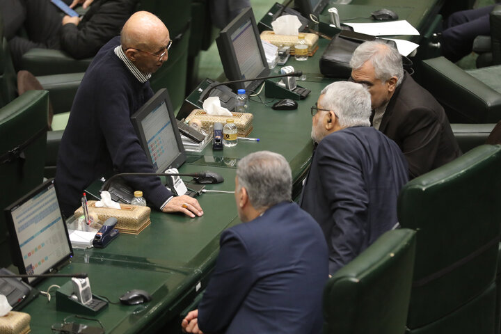 نشست علنی یکشنبه 16 آذرماه مجلس شورای اسلامی