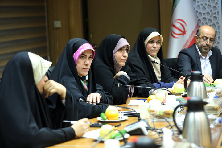 دیدار اعضای فراکسیون زنان و خانواده مجلس با وزیر آموزش و پرورش