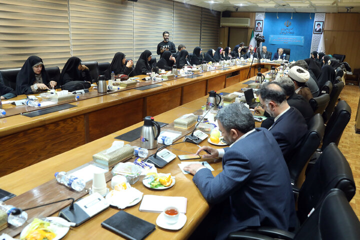 دیدار اعضای فراکسیون زنان و خانواده مجلس با وزیر آموزش و پرورش