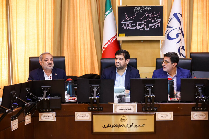 نشست کمیسیون آموزش مجلس با حضور وزیر آموزش و پرورش