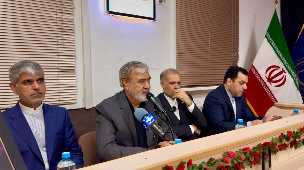 تقویت حمایت از ایرانیان نخبه خارج از کشور با قانون‌گذاری جدید مجلس/ دانشجویان خارج از کشور صدای راستین و حقیقت‌طلب ملت ایران باشند