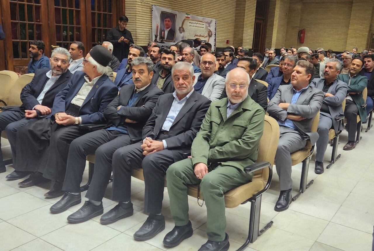 مراسم گرامی‌داشت درگذشت فرزند نماینده لردگان با حضور رئیس مجلس برگزار شد