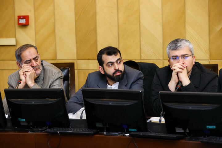 نشست هم اندیشی سیاست های ابلاغی مقام معظم رهبری با حضور رئیس کل بانک مرکزی