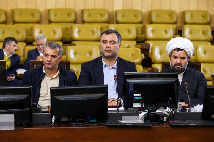 نشست هم اندیشی سیاست های ابلاغی مقام معظم رهبری با حضور رئیس کل بانک مرکزی