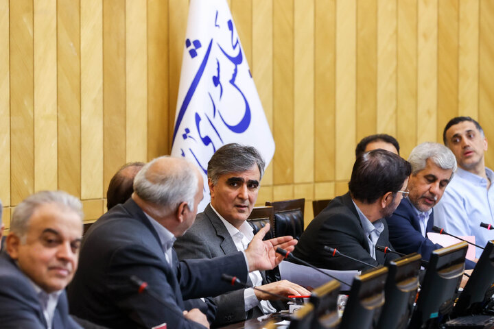 نشست هم اندیشی سیاست های ابلاغی مقام معظم رهبری با حضور رئیس کل بانک مرکزی