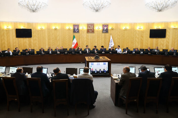 نشست هم اندیشی سیاست های ابلاغی مقام معظم رهبری با حضور رئیس کل بانک مرکزی