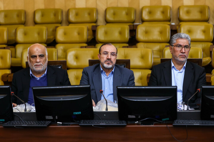 نشست هم اندیشی سیاست های ابلاغی مقام معظم رهبری با حضور رئیس کل بانک مرکزی