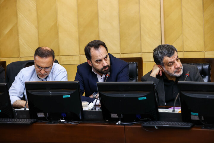 نشست هم اندیشی سیاست های ابلاغی مقام معظم رهبری با حضور رئیس کل بانک مرکزی