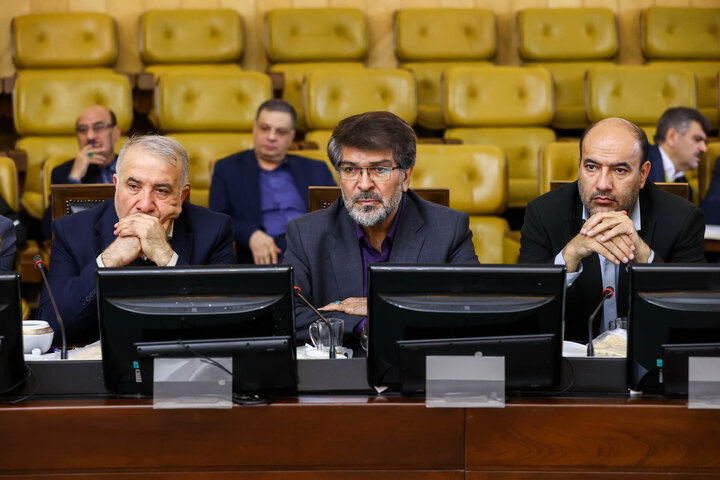 نشست هم اندیشی سیاست های ابلاغی مقام معظم رهبری با حضور رئیس کل بانک مرکزی