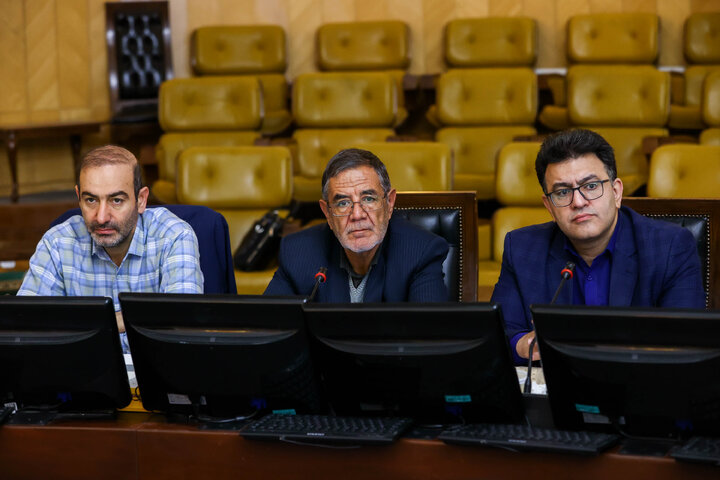 نشست هم اندیشی سیاست های ابلاغی مقام معظم رهبری با حضور رئیس کل بانک مرکزی