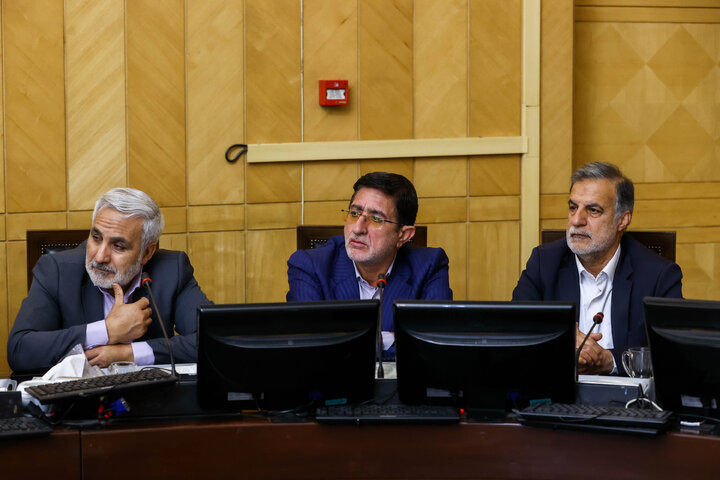 نشست هم اندیشی سیاست های ابلاغی مقام معظم رهبری با حضور رئیس کل بانک مرکزی