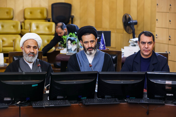 نشست هم اندیشی سیاست های ابلاغی مقام معظم رهبری با حضور رئیس کل بانک مرکزی