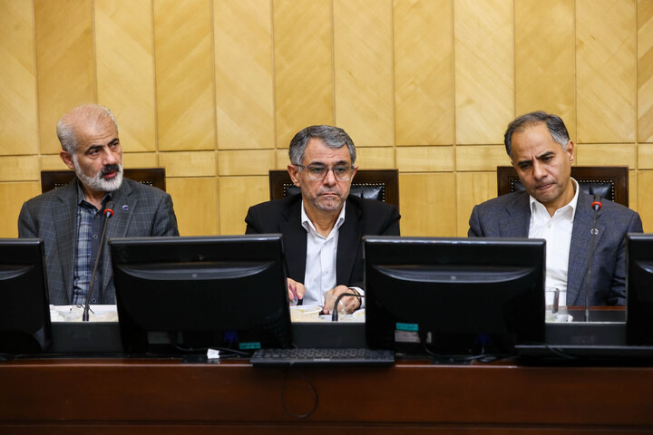 نشست هم اندیشی سیاست های ابلاغی مقام معظم رهبری با حضور رئیس کل بانک مرکزی