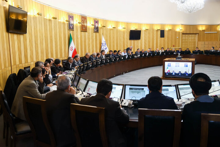 نشست هم اندیشی سیاست های ابلاغی مقام معظم رهبری با حضور رئیس کل بانک مرکزی