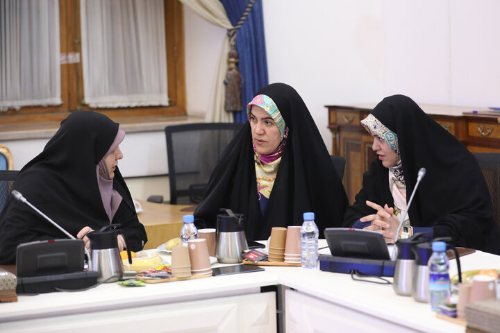 دیدار اعضای فراکسیون زنان مجلس با وزیرارتباط و فناوری