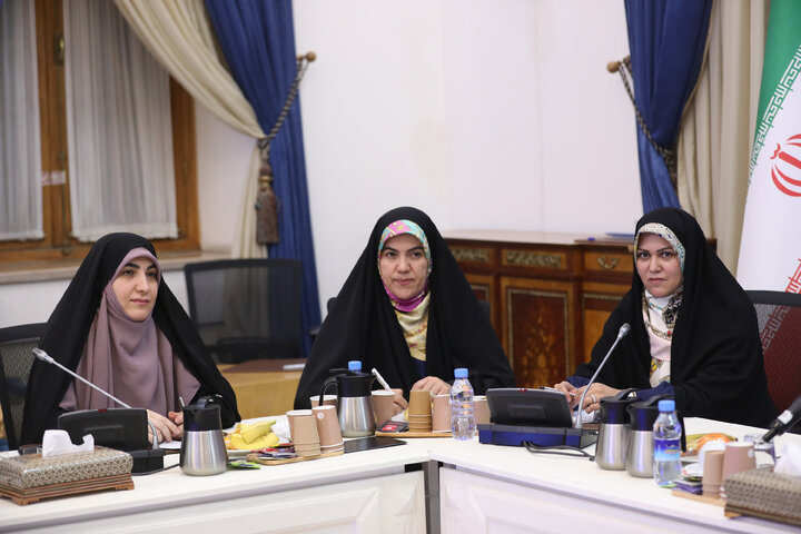 دیدار اعضای فراکسیون زنان مجلس با وزیرارتباط و فناوری