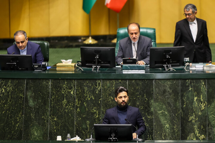 ناطقان میان دستور سه‌شنبه 18 آذرماه نشست علنی مجلس