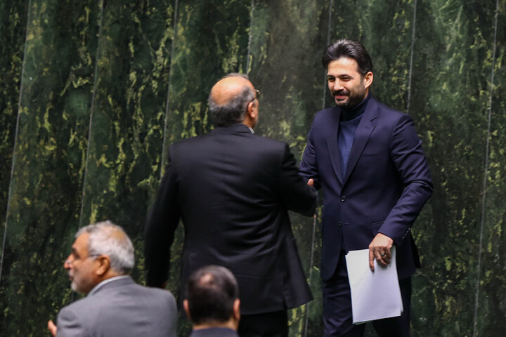 ناطقان میان دستور سه‌شنبه 18 آذرماه نشست علنی مجلس