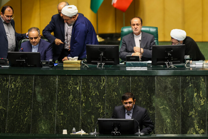 ناطقان میان دستور سه‌شنبه 18 آذرماه نشست علنی مجلس