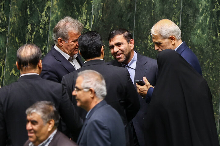 ناطقان میان دستور سه‌شنبه 18 آذرماه نشست علنی مجلس