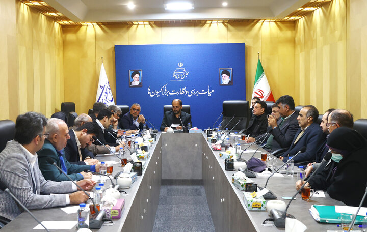 نشست فراکسیون کارگری مجلس با تشکل های کارگری و کارفرمایی کشور