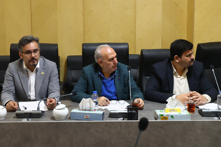 نشست فراکسیون کارگری مجلس با تشکل های کارگری و کارفرمایی کشور