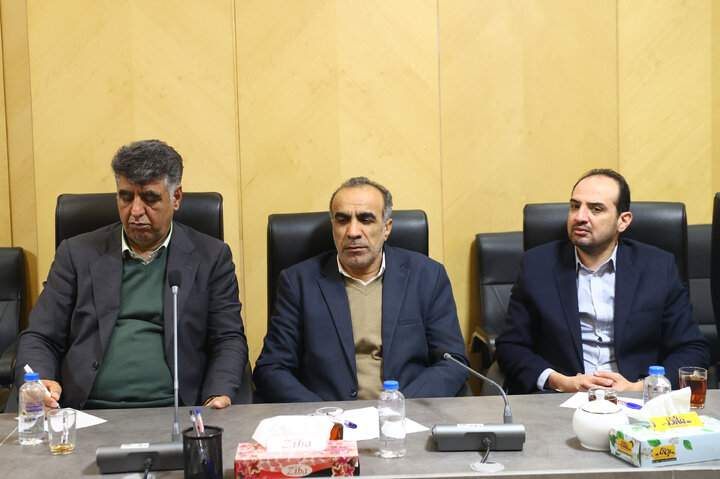 نشست فراکسیون کارگری مجلس با تشکل های کارگری و کارفرمایی کشور