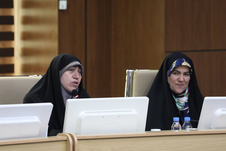 دیدار اعضای فراکسیون زنان و خانواده مجلس با وزیر بهداشت، درمان و آموزش پزشکی