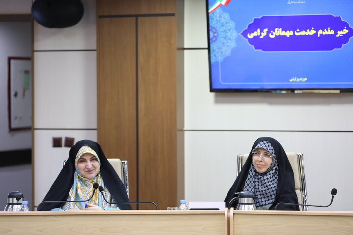 دیدار اعضای فراکسیون زنان و خانواده مجلس با وزیر بهداشت، درمان و آموزش پزشکی